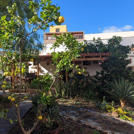 Casa Roberta Apartman Arona  Kültér fotó